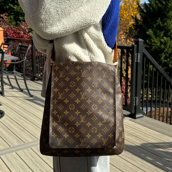 ❤️LV Monogram Musette Bag Crossbody Authentic - Picture 9 of 15